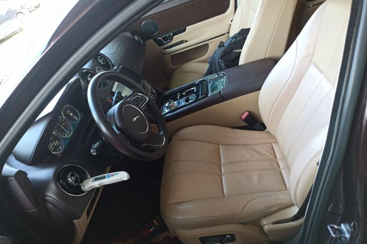 Used Jaguar XJ 2014 XJL 2.0T Two-Wheel-Drive Elegant Business Edition Left Front Seat