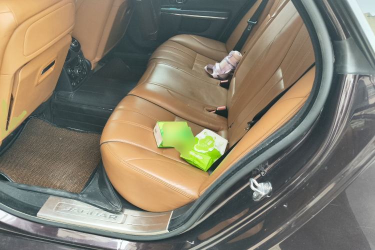 Used Jaguar XJ 2014 XJL 3.0 SC Four-Wheel Drive Panoramic Business Edition Left Rear Seat