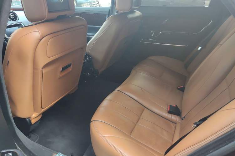Used Jaguar XJ 2014 XJL 3.0 SC Two-Wheel-Drive Panoramic Business Edition Left Rear Seat