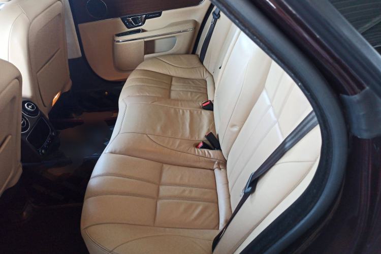 Used Jaguar XJ 2014 XJL 2.0T Two-Wheel-Drive Elegant Business Edition Left Rear Seat