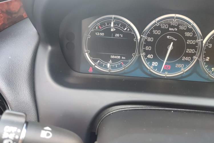 Used Jaguar XJ 2014 XJL 3.0 SC Two-Wheel-Drive Panoramic Business Edition Odometer Close Up