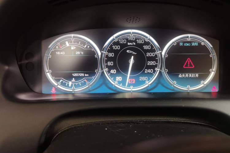 Used Jaguar XJ 2014 XJL 2.0T Two-Wheel-Drive Elegant Business Edition Odometer Close Up