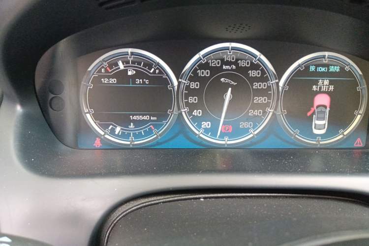 Used Jaguar XJ 2014 XJL 2.0T Two-Wheel Drive Panoramic Business Edition Odometer Close Up