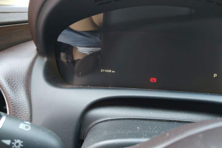 Used Jaguar XJ 2014 XJL 2.0T Two-Wheel-Drive Elegant Business Edition Odometer Close Up