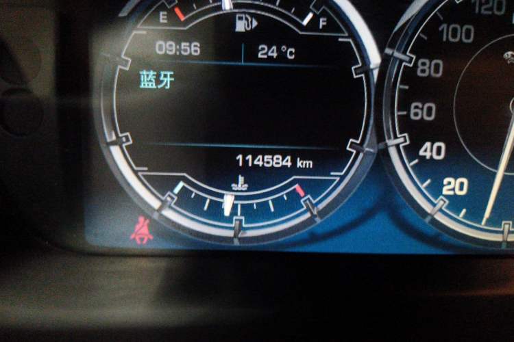 Used Jaguar XJ 2014 XJL 2.0T Two-Wheel-Drive Elegant Business Edition Odometer Close Up