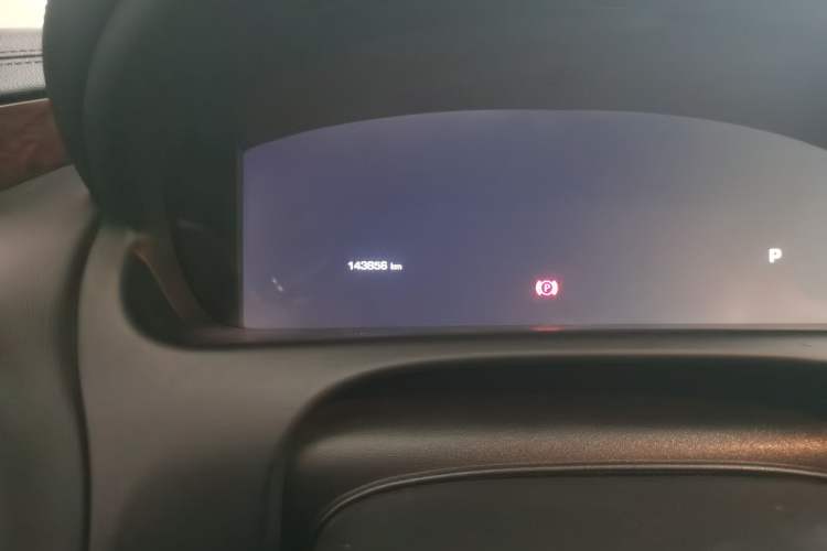 Used Jaguar XJ 2014 XJL 3.0 SC Two-Wheel-Drive Luxury Business Edition Odometer Close Up