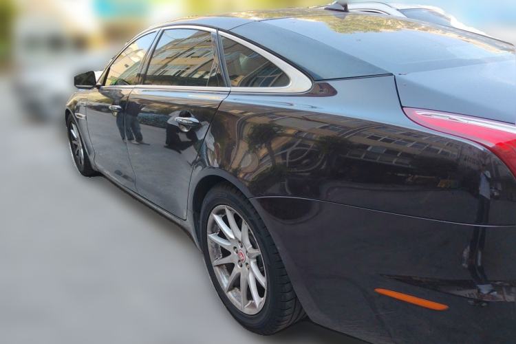 Used Jaguar XJ 2014 XJL 2.0T Two-Wheel-Drive Elegant Business Edition Rear Left 45 Deg