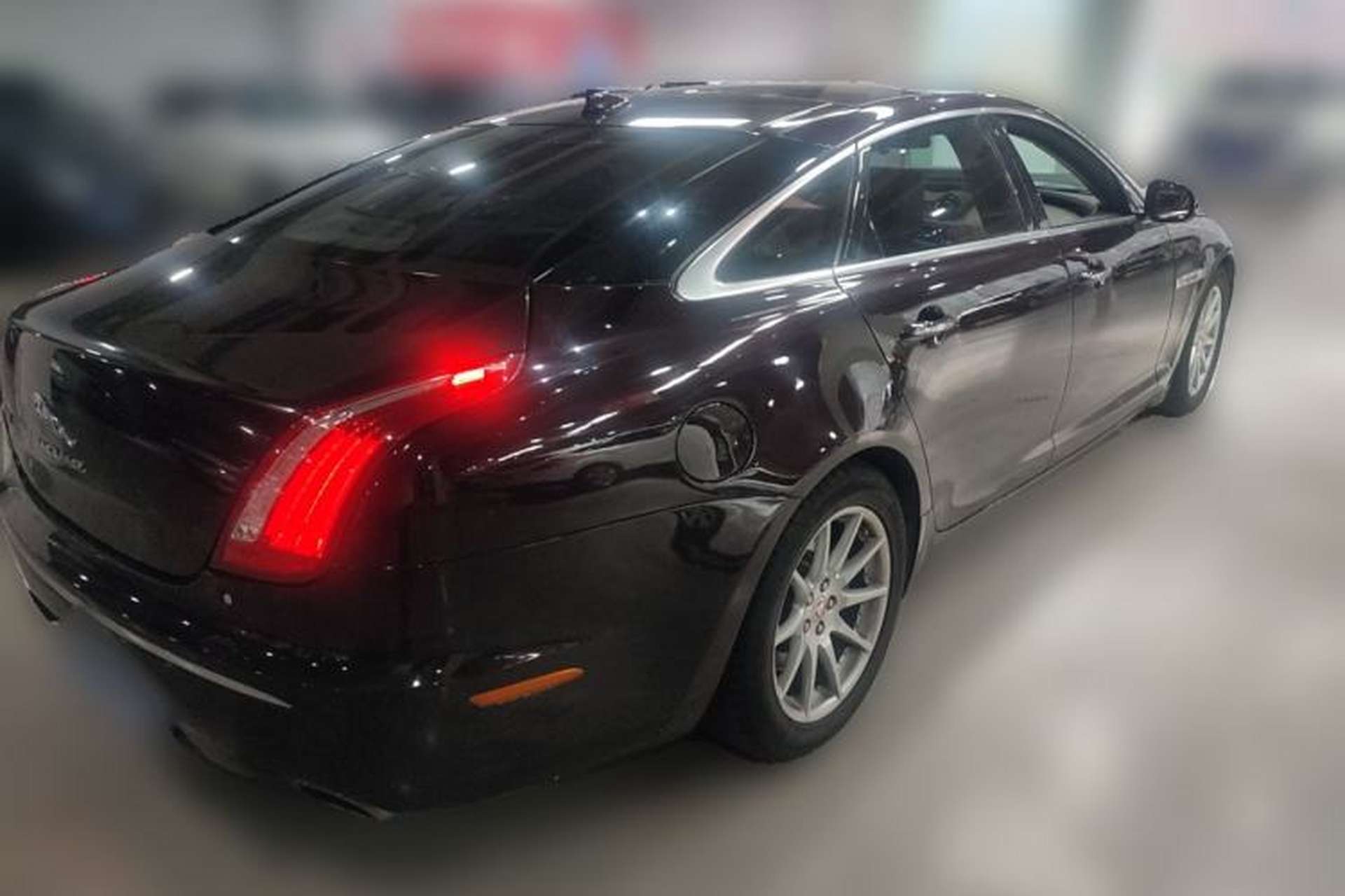 Used Jaguar XJ 2014 XJL 2.0T Two-Wheel Drive Panoramic Business Edition Rear Right 45 Deg