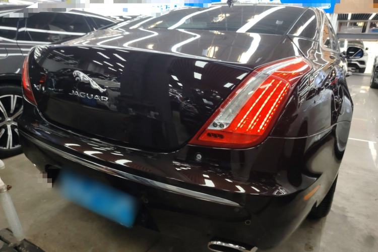 Used Jaguar XJ 2014 XJL 2.0T Two-Wheel-Drive Elegant Business Edition Rear Right 45 Deg