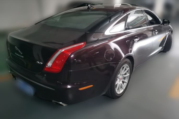 Used Jaguar XJ 2014 XJL 3.0 SC Two-Wheel-Drive Luxury Business Edition Rear Right 45 Deg