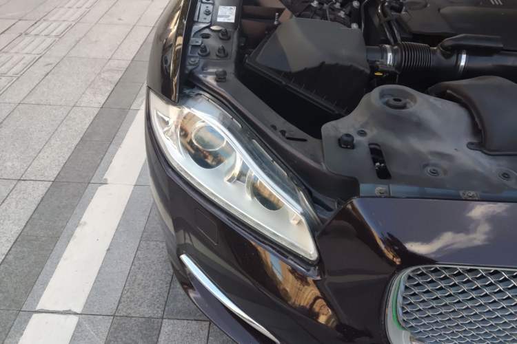 Used Jaguar XJ 2014 XJL 3.0 SC Two-Wheel-Drive Panoramic Business Edition Right Front Headlight