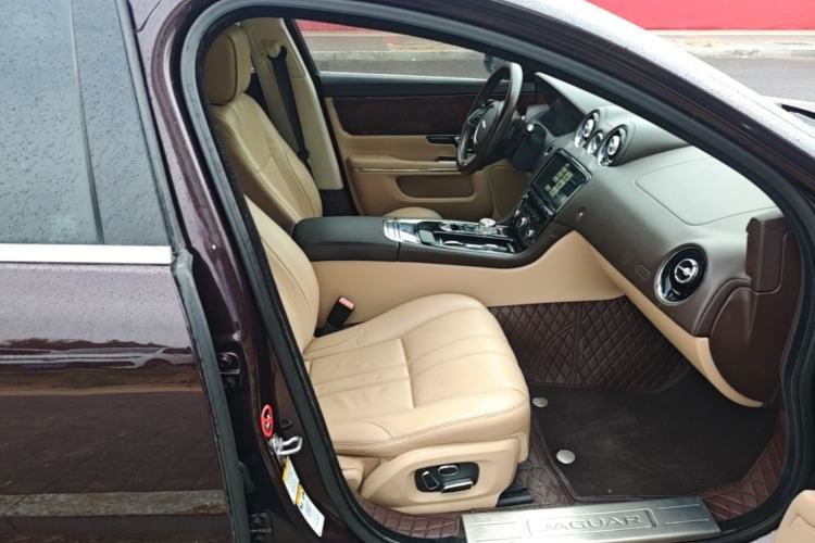 Used Jaguar XJ 2014 XJL 2.0T Two-Wheel Drive Panoramic Business Edition Right Front Seat