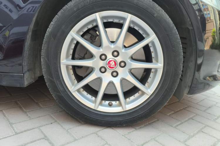 Used Jaguar XJ 2014 XJL 2.0T Two-Wheel-Drive Elegant Business Edition Right Front Wheel Hub