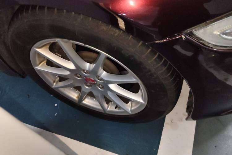 Used Jaguar XJ 2014 XJL 2.0T Two-Wheel-Drive Elegant Business Edition Right Front Wheel Hub
