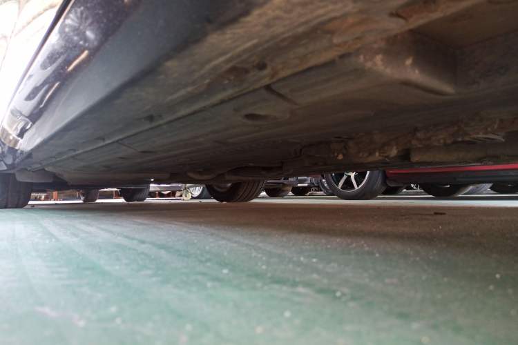 Used Jaguar XJ 2014 XJL 2.0T Two-Wheel-Drive Elegant Business Edition Right Side Sill
