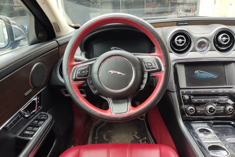 Used Jaguar XJ  Steering Wheel