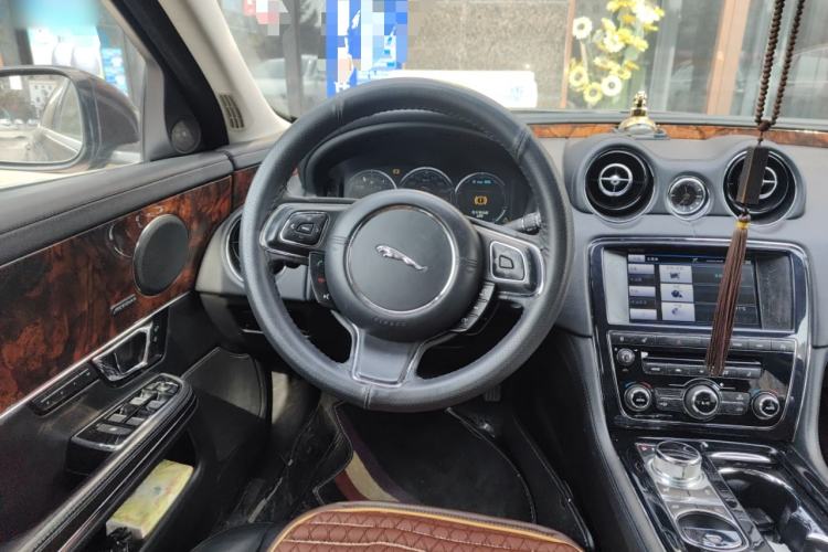 Used Jaguar XJ 2014 XJL 3.0 SC Four-Wheel Drive Panoramic Business Edition Steering Wheel