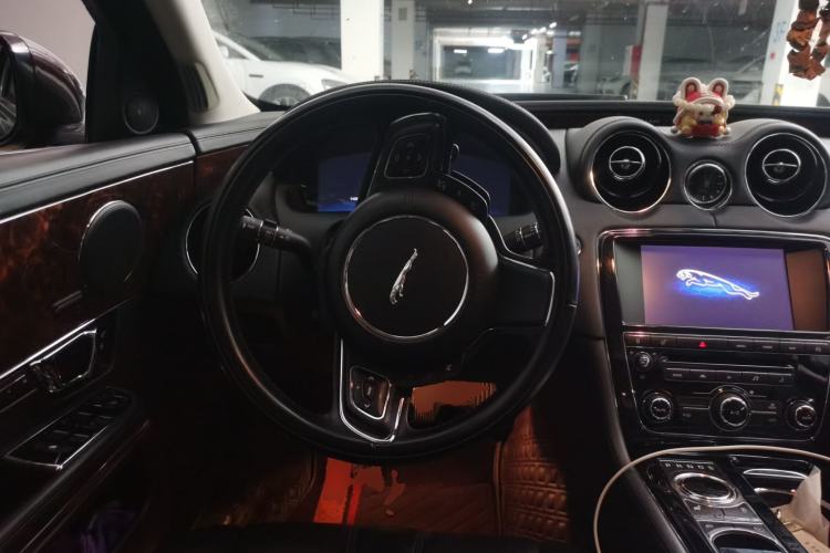Used Jaguar XJ 2014 XJL 3.0 SC Two-Wheel-Drive Luxury Business Edition Steering Wheel