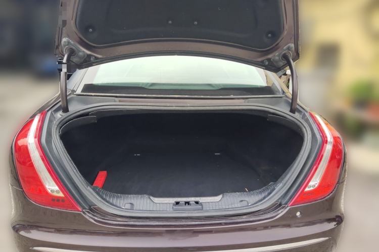 Used Jaguar XJ  Trunk