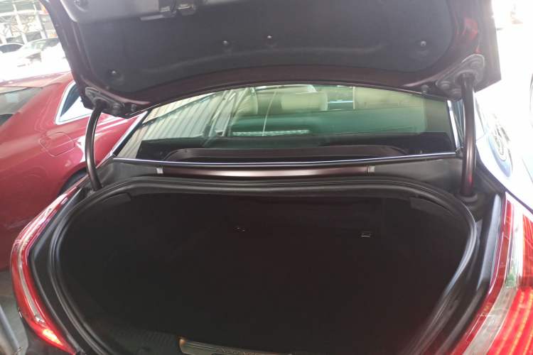 Used Jaguar XJ 2014 XJL 2.0T Two-Wheel-Drive Elegant Business Edition Trunk