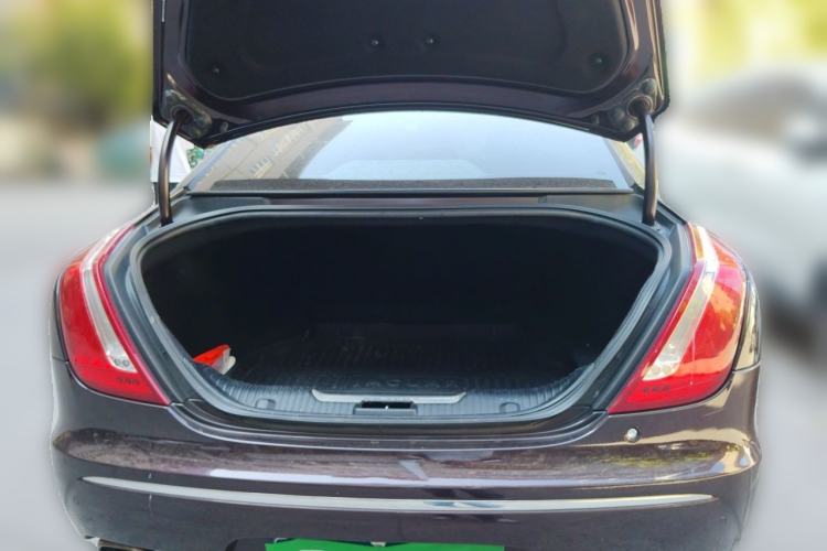 Used Jaguar XJ 2014 XJL 2.0T Two-Wheel-Drive Elegant Business Edition Trunk