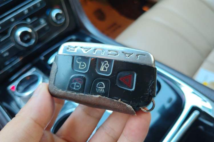 Used Jaguar XJ 2014 XJL 2.0T Two-Wheel-Drive Elegant Business Edition Vehicle Key
