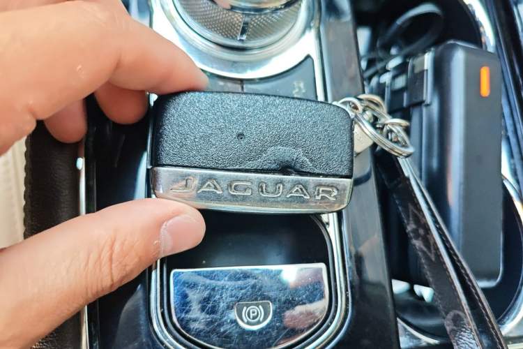 Used Jaguar XJ 2014 XJL 2.0T Two-Wheel Drive Panoramic Business Edition Vehicle Key