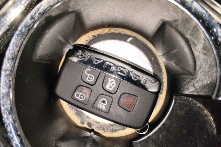 Used Jaguar XJ 2014 XJL 2.0T Two-Wheel-Drive Elegant Business Edition Vehicle Key