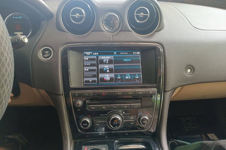 Used Jaguar XJ 2014 XJL 2.0T Two-Wheel Drive Panoramic Business Edition Audio And AC Panel