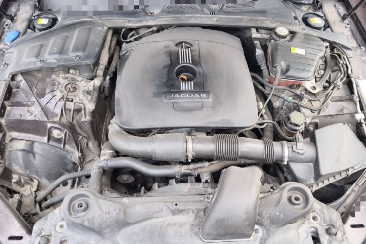 Used Jaguar XJ 2014 XJL 2.0T Two-Wheel-Drive Elegant Business Edition Engine Bay