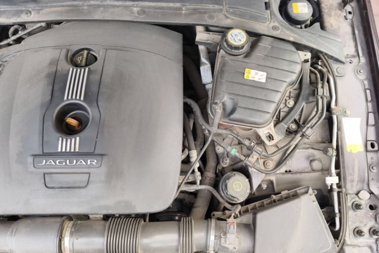 Used Jaguar XJ 2014 XJL 2.0T Two-Wheel-Drive Elegant Business Edition Engine Bay Left