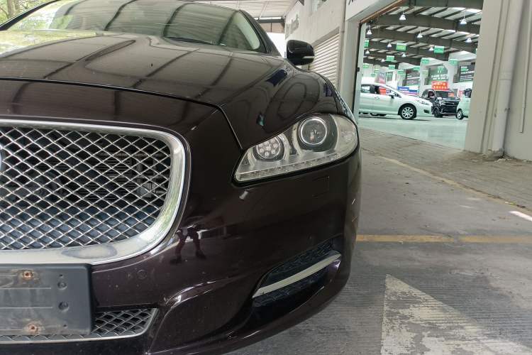Used Jaguar XJ 2014 XJL 2.0T Two-Wheel Drive Panoramic Business Edition Left Front Headlight