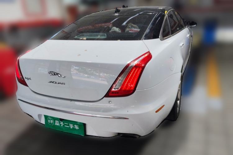 Used Jaguar XJ 2014 XJL 2.0T Two-Wheel-Drive Elegant Business Edition Rear Right 45 Deg