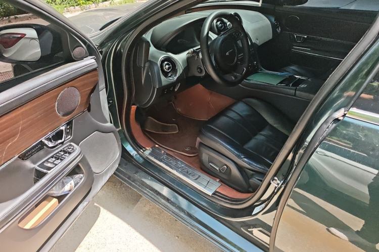 Used Jaguar XJ 2014 XJL 2.0T Two-Wheel Drive Panoramic Business Edition Driver Seat