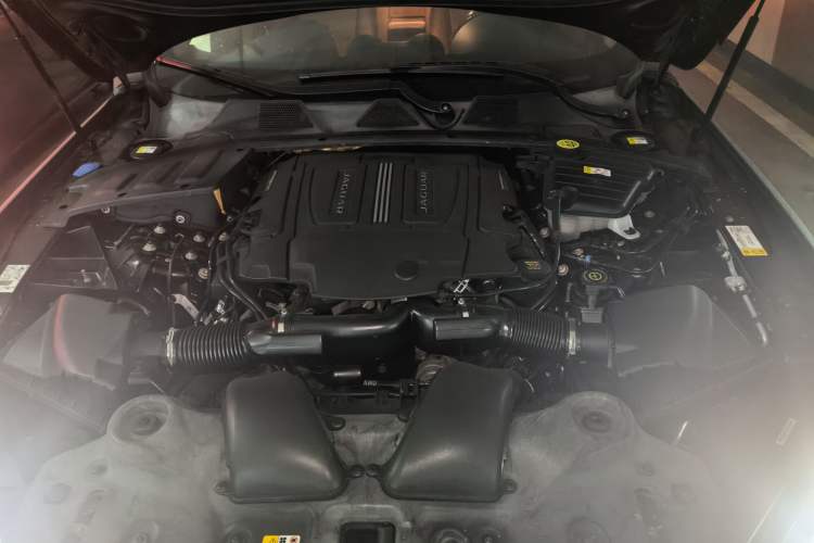 Used Jaguar XJ 2014 XJL 3.0 SC Four-Wheel Drive Prestige Business Edition Engine Bay