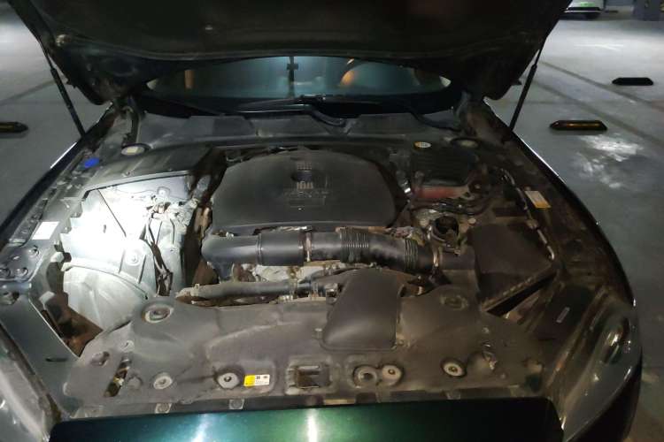Used Jaguar XJ 2014 XJL 2.0T Two-Wheel-Drive Elegant Business Edition Engine Bay