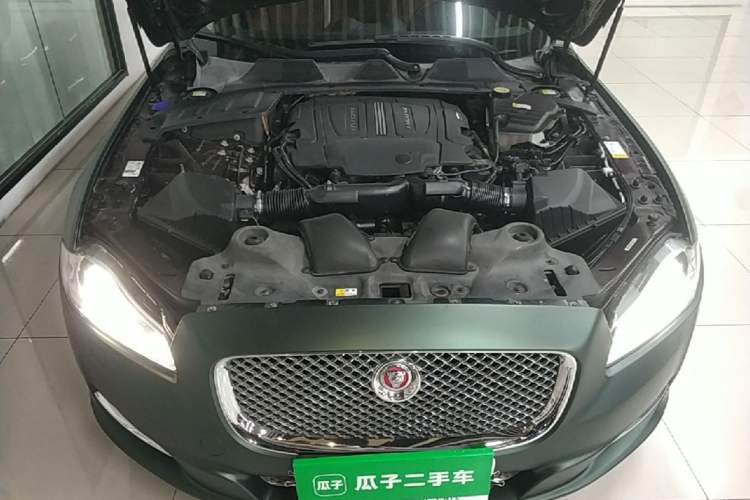 Used Jaguar XJ 2014 XJL 3.0 SC Four-Wheel Drive Panoramic Business Edition Engine Bay