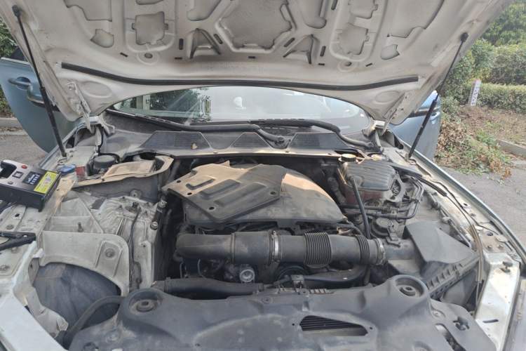 Used Jaguar XJ 2014 XJL 3.0 SC Two-Wheel-Drive Panoramic Business Edition Engine Bay