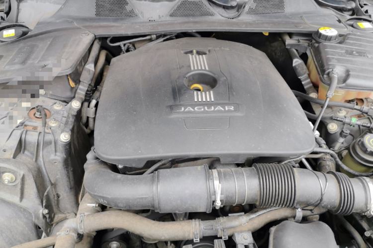 Used Jaguar XJ 2014 XJL 2.0T Two-Wheel-Drive Elegant Business Edition Engine Bay