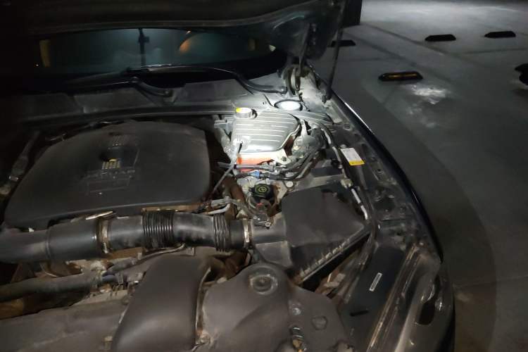 Used Jaguar XJ 2014 XJL 2.0T Two-Wheel-Drive Elegant Business Edition Engine Bay Left