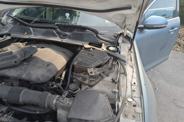Used Jaguar XJ 2014 XJL 3.0 SC Two-Wheel-Drive Panoramic Business Edition Engine Bay Left