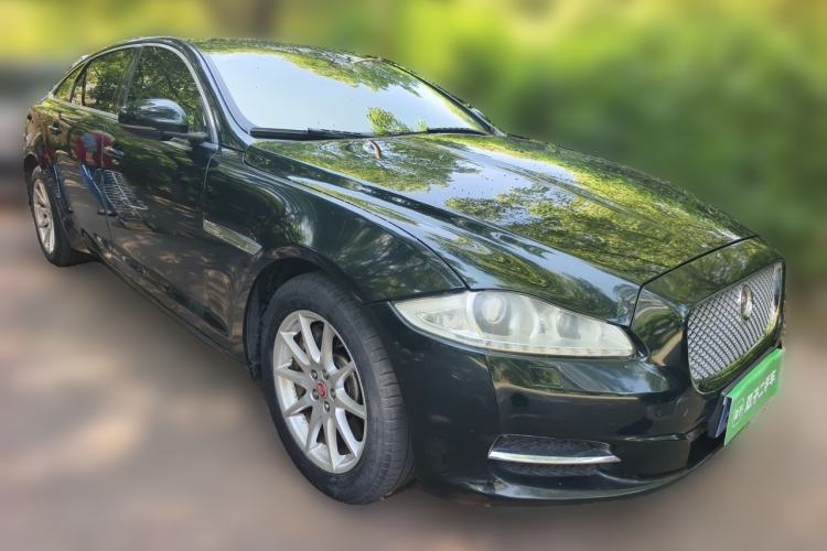 Used Jaguar XJ 2014 XJL 2.0T Two-Wheel-Drive Elegant Business Edition Front Right 45 Deg