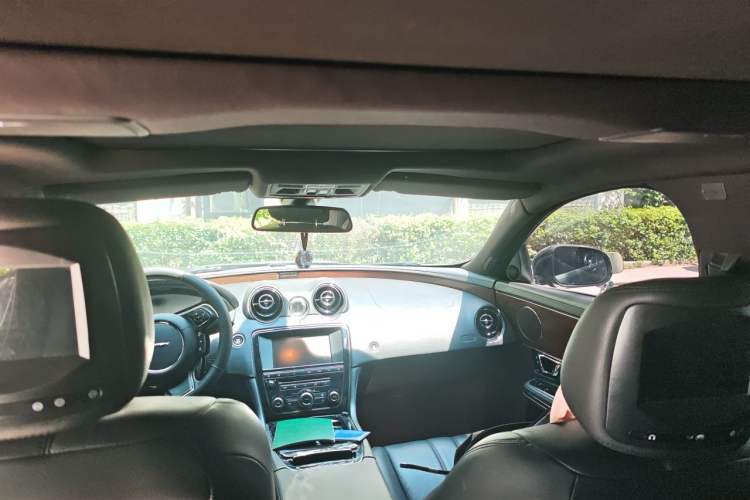 Used Jaguar XJ 2014 XJL 2.0T Two-Wheel Drive Panoramic Business Edition Headliner
