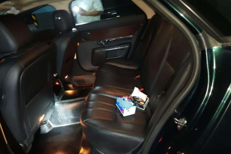 Used Jaguar XJ 2014 XJL 2.0T Two-Wheel-Drive Elegant Business Edition Left Rear Seat