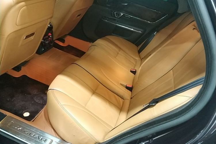 Used Jaguar XJ 2014 XJL 3.0 SC Four-Wheel Drive Panoramic Business Edition Left Rear Seat