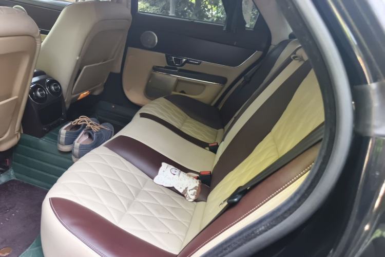 Used Jaguar XJ 2014 XJL 2.0T Two-Wheel-Drive Elegant Business Edition Left Rear Seat