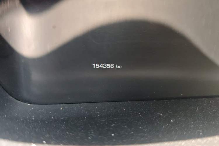 Used Jaguar XJ 2014 XJL 2.0T Two-Wheel Drive Panoramic Business Edition Odometer Close Up