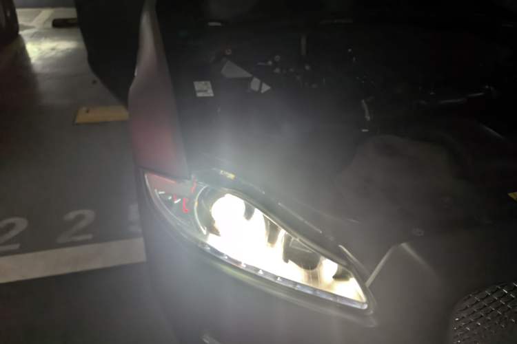 Used Jaguar XJ 2014 XJL 3.0 SC Four-Wheel Drive Prestige Business Edition Right Front Headlight