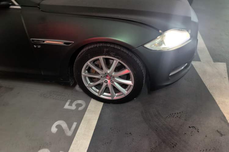 Used Jaguar XJ 2014 XJL 3.0 SC Four-Wheel Drive Prestige Business Edition Right Front Wheel Hub
