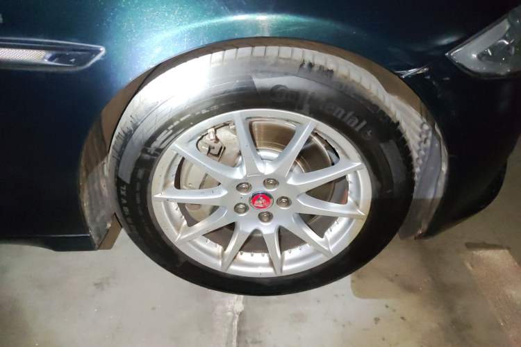 Used Jaguar XJ 2014 XJL 2.0T Two-Wheel-Drive Elegant Business Edition Right Front Wheel Hub